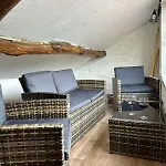 Timco 3-story With View And Air-conditioner 公寓 *