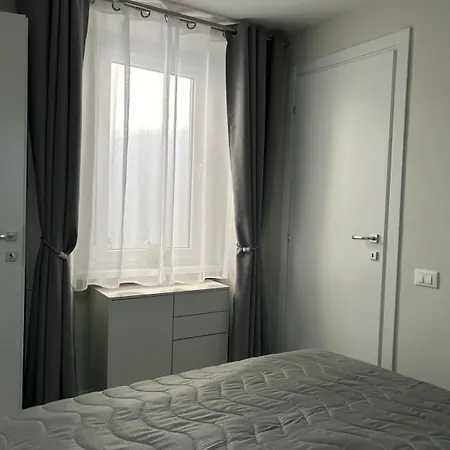 Timco 3-story With View And Air-conditioner *