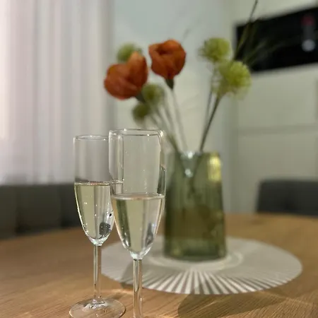 Timco 3-story With View And Air-conditioner شقة