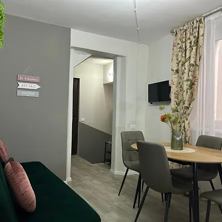 شقة Timco 3-story With View And Air-conditioner تورنو