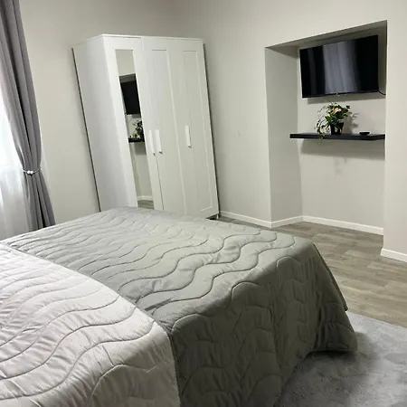 Timco 3-story With View And Air-conditioner Apartment *